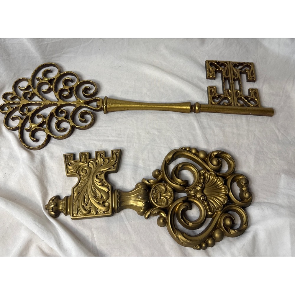 Vintage Sexton & Syroco Dart Gold Skeleton Keys 2 MCM Hollywood Regency Baroque